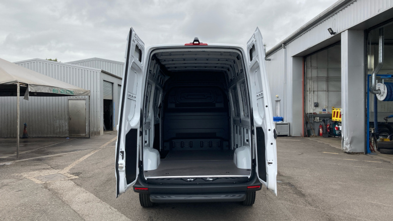 Mercedes-Benz Sprinter E314 L2 Electric Rwd 100kW 81kWh Pro Van Auto